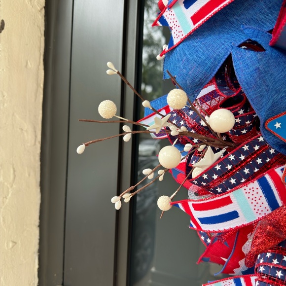 Welcome Patriotic Wreath 🇺🇸 - Picture 5 of 8